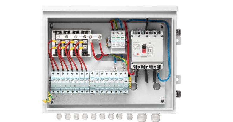Non Intelligent Combiner Box with Anti Reflection Diode